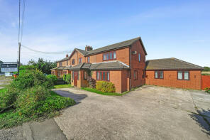 2, Crabtree Cottages, Colchester Road, Colchester CO7 8RU