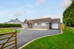 Montana Lodge, Castle Cary Road, West Lydford, Somerton TA11 6DS