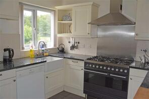 6, Croft Garth, Broughton Beck, Ulverston LA12 7PG