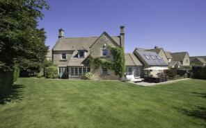 5 Saffron House, The Farriers, Lechlade GL7 3RL