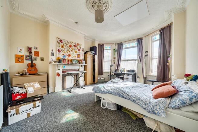 Bedroom 1.jpg
