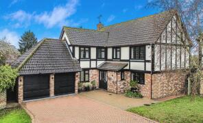 19, Yew Tree Close, Chelmsford CM3 2SG