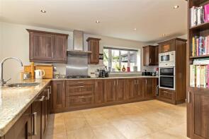 12, Chalkley Bush Close, Hitchin SG5 3BG