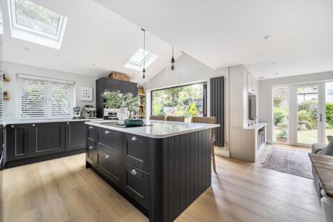 Heath Ride, Finchampstead, RG40