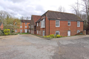 Flat 10, Clatford Manor House, Clatford Manor, Andover SP11 7PY