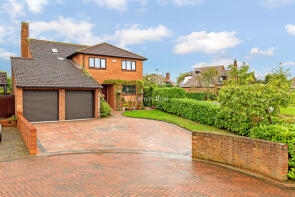 19, Baskerfield Grove, Woughton On The Green, Milton Keynes MK6 3ES