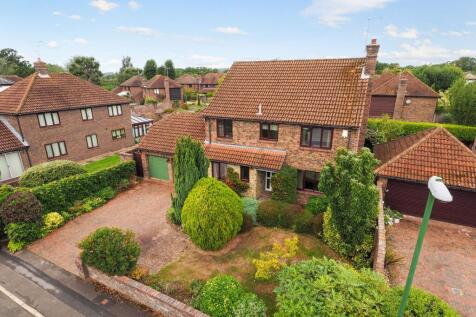 Plainwood Close, Chichester, PO19