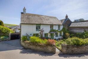 Rose Cottage, Road Through Beeson South Side, Kingsbridge TQ7 2HW