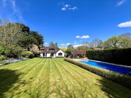 Elmwood, Burchetts Green Lane, Burchetts Green, Maidenhead SL6 3QW