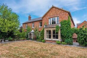 Ley House, Winslow Road, Buckingham MK18 3NJ