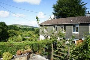 2, Cox Park Terrace, Coxpark, Gunnislake PL18 9BD