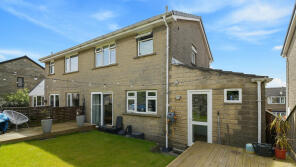 37, Holme View Avenue, Upperthong, Holmfirth HD9 3EZ