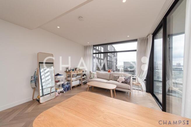 Luxury 2-Bedroom Apartment with Balcony & Residen