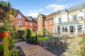 13, Penn House, Jennery Lane, Slough SL1 8BN
