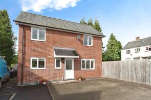 1, Fairfield Court, Rhayader LD6 5ES