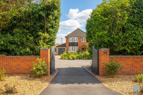 Dereham Road, New Costessey