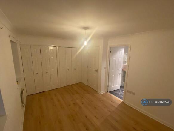 Ensuite Bedroom (First Floor)