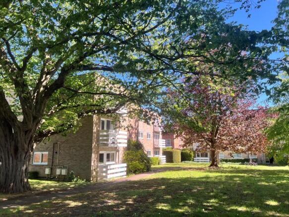CUNLIFFE CLOSE APARTMENT BLOCK.jpg