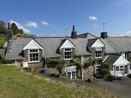 Hillside, Old School Hill, Shirenewton, Mynnyddbach NP16 6RU