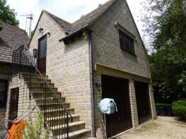 Chestnut Lodge, Road From Cutham Lane To South Of Stone Chimneys, Cirencester GL7 7BN