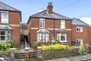 4, Hare Lane, Farncombe, Godalming GU7 3EE