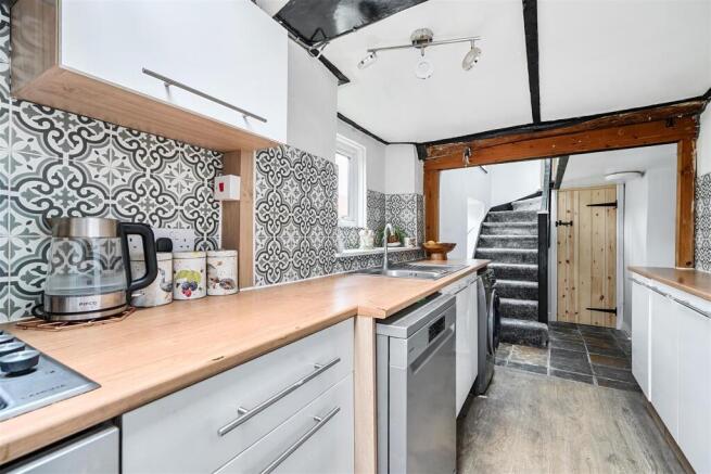 KITCHEN 2.jpg