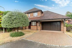 1, Hawthorn Close, Banstead SM7 1ND