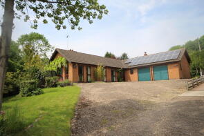 Holly Bank, Creeton Road, Grantham NG33 4PT