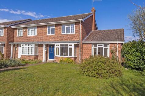 Lyneham Gardens, Cranbrook Drive, Maidenhead, Berkshire