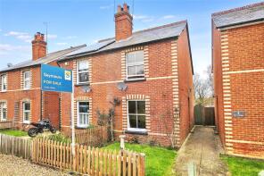 5, New Cottages, Vapery Lane, Woking GU24 0QE