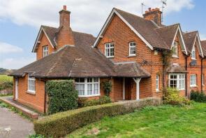 Sunnyside, Essendon Hill, Essendon, Hatfield AL9 6AJ