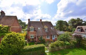 4 Spring Cottage, The Green, Sydenham, Chinnor OX39 4LX
