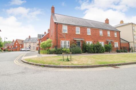Greenkeepers Road, Great Denham, Bedford