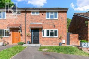 51, Dale View, Epsom KT18 6EH