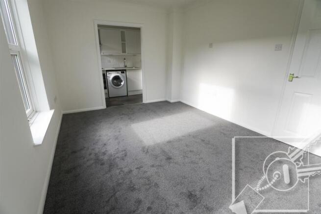 LOUNGE: