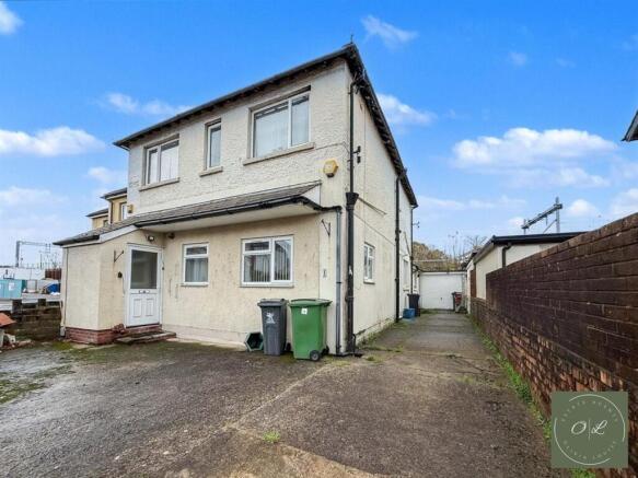 Unique Detached Investment Opportunity in Prime L