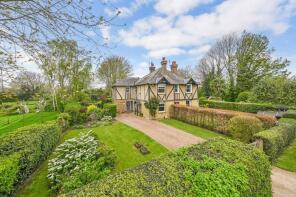 Denehole Cottage, Lees Court Road, Faversham ME13 0ED