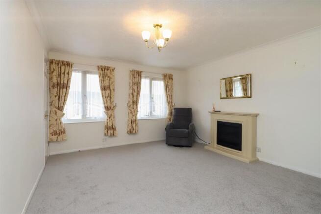 Living/dining room