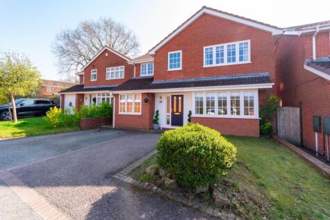 Macadam Close, Burntwood, WS7