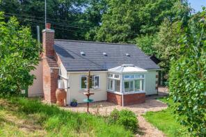 Holly Tree Bungalow, Cliffords Mesne GL18 1JR