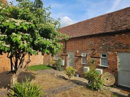 Mercers Barn, Bennetts Lane, Aylesbury HP22 4QP