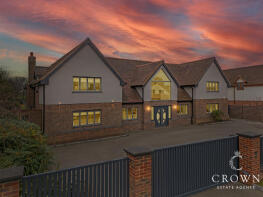 The Tudor House, Glebe Road, Ramsden Bellhouse, Billericay CM11 1RJ