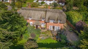 Lads Love, Dean Lane, Cookham, Maidenhead SL6 9BG