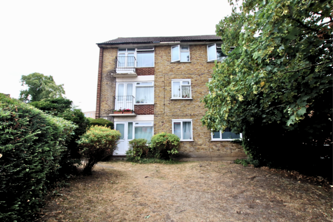 2 bed flat for sale Rowan Court, London SE12