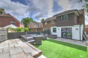 98, Stace Way, Pound Hill, Crawley RH10 7YR