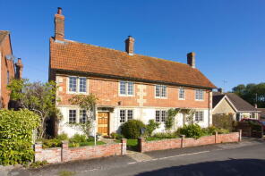 Thornhill Cottage, Back Street, Great Hinton BA14 6BT