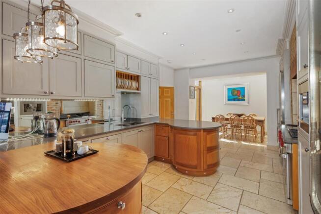 Open-Plan Breakfast Kitchen, Sitting Dining Room