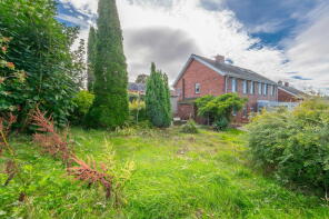 47, Turnshaws Avenue, Kirkburton, Huddersfield HD8 0TJ