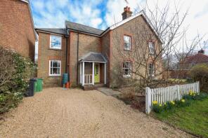 1, Strawlands, Lewes BN7 3DB
