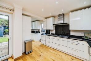 21, Maybury Close, Slough SL1 6EY